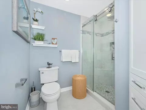 Bath - 2502 Driftwood Ct #1B, Frederick, MD 21702 photo 2 of 6