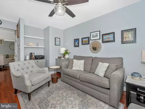 Living - 2502 Driftwood Ct #1B, Frederick, MD 21702 photo 8 of 9