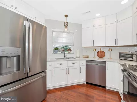 Kitchen - 2502 Driftwood Ct #1B, Frederick, MD 21702 photo 4 of 6