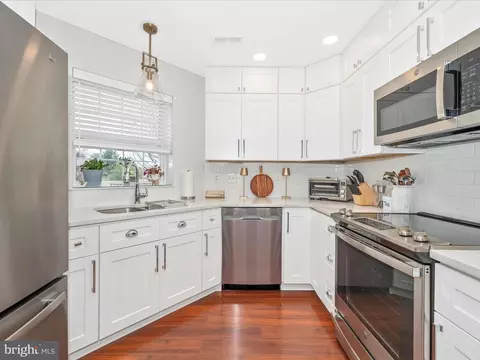 Kitchen - 2502 Driftwood Ct #1B, Frederick, MD 21702 photo 3 of 6