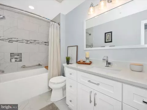 Bath - 2502 Driftwood Ct #1B, Frederick, MD 21702 photo 4 of 6