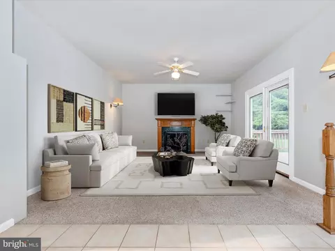 Living - 810 Geronimo Dr, Frederick, MD 21701 photo 7 of 9