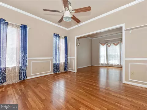 Living - 810 Geronimo Dr, Frederick, MD 21701 photo 4 of 9