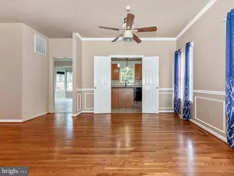 Living - 810 Geronimo Dr, Frederick, MD 21701 photo 5 of 9