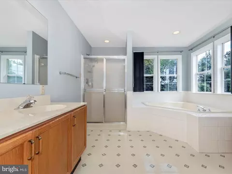 Bath - 810 Geronimo Dr, Frederick, MD 21701 photo 1 of 3