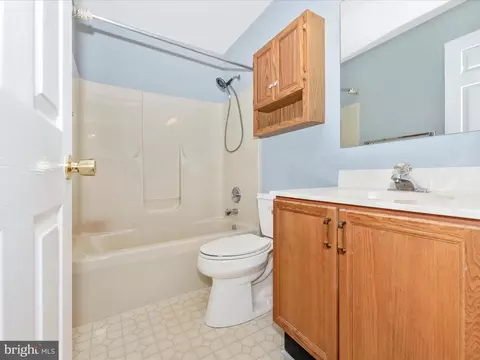 Bath - 810 Geronimo Dr, Frederick, MD 21701 photo 2 of 3