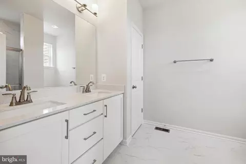 2002 Alice Ct, Frederick, MD 21702 photo 7