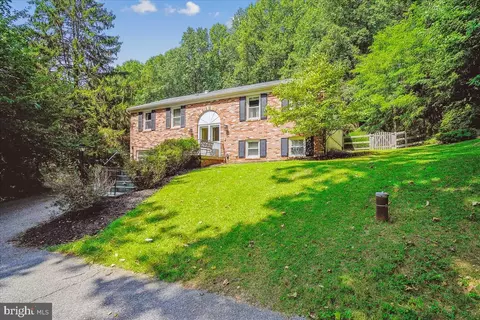 5596 Parkview Ct, Frederick, MD 21702