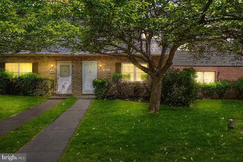 6860 Carnation Cir, Frederick, MD 21703