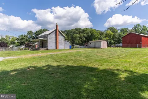 Exterior - 6415 Mountaindale Rd, Frederick, MD 21702 photo 3 of 4