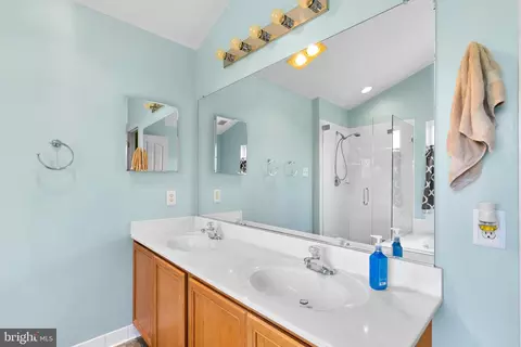 Bath - 100 Buell Dr, Frederick, MD 21702 photo 1 of 3
