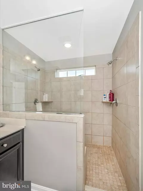 Bath - 6593 Corbel Way, Frederick, MD 21703 photo 1 of 4