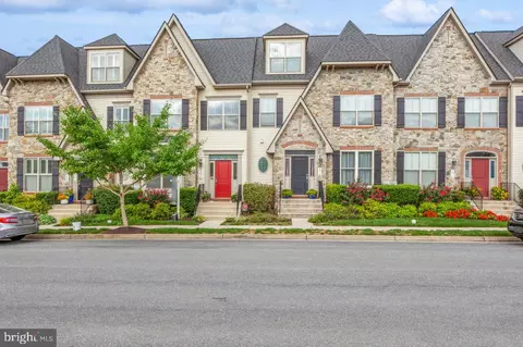 3010 Palatine Dr, Frederick, MD 21701
