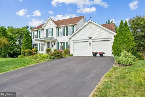 1037 Lindfield Dr, Frederick, MD 21702