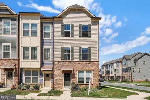 9001 Shady Pines Dr, Frederick, MD 21704