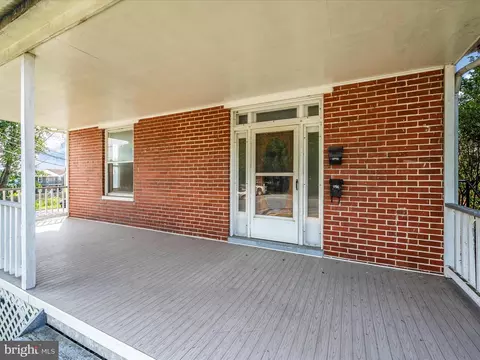 Exterior - 350 E 3rd St, Frederick, MD 21701 photo 2 of 12