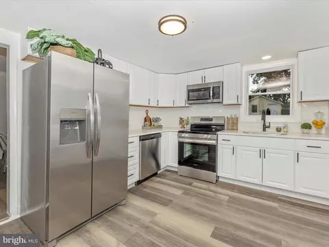 Kitchen - 711 E B St, Brunswick, MD 21716 photo 5 of 5
