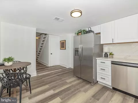 Entry Way - 711 E B St, Brunswick, MD 21716 photo 2 of 6