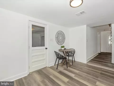 Entry Way - 711 E B St, Brunswick, MD 21716 photo 4 of 6