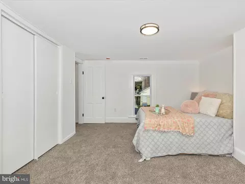 Bedroom - 711 E B St, Brunswick, MD 21716 photo 9 of 18