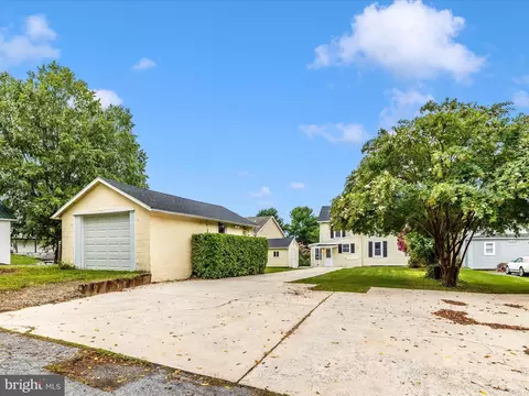 711 E B St, Brunswick, MD 21716