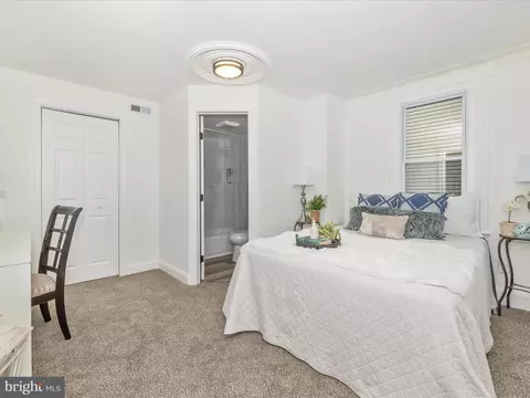 Bedroom - 711 E B St, Brunswick, MD 21716 photo 2 of 18