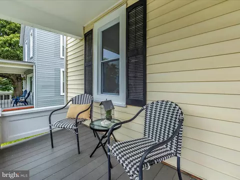 Exterior - 711 E B St, Brunswick, MD 21716 photo 5 of 9