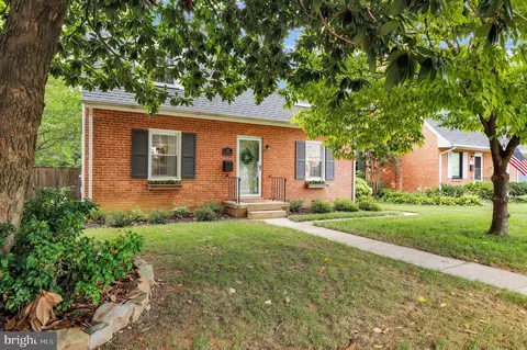 633 Grant Pl, Frederick, MD 21702 photo 2