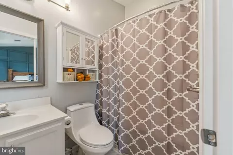 Bath - 5405 Viceroy Ct, Frederick, MD 21703 photo 2 of 3