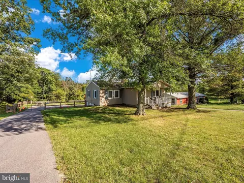 7025 Linganore Rd, Frederick, MD 21701 photo 4