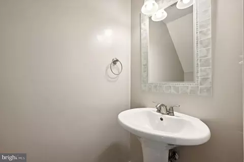 Bath - 581 Lancaster Pl, Frederick, MD 21703 photo 1 of 2