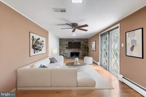 Living - 6108 Long Branch Rd, Frederick, MD 21701 photo 3 of 11