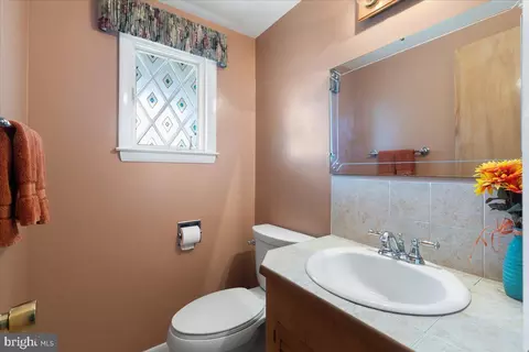 Entry Way - 6108 Long Branch Rd, Frederick, MD 21701 photo 3 of 6