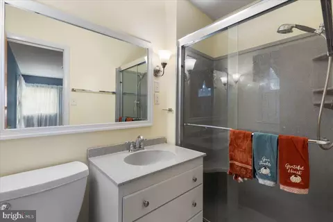 Bath - 6108 Long Branch Rd, Frederick, MD 21701 photo 1 of 3