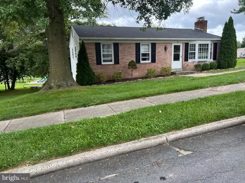 2 Concord Dr, Brunswick, MD 21716