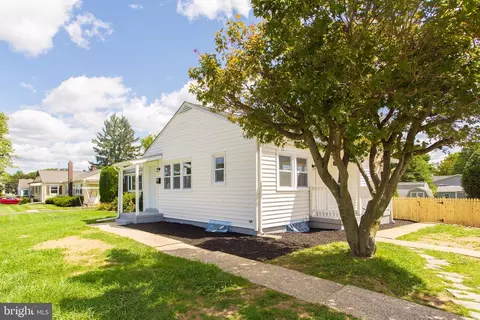 808 Montclaire Ave, Frederick, MD 21701 photo 2