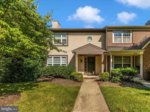 868 Waterford Dr, Frederick, MD 21702