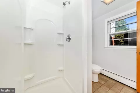 Bath - 14 Fairview Ave, Frederick, MD 21701 photo 4 of 4