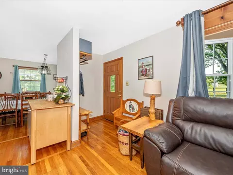6832 Willis Ln, Frederick, MD 21702 photo 6