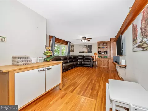 6832 Willis Ln, Frederick, MD 21702 photo 9