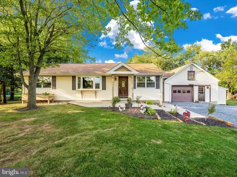6832 Willis Ln, Frederick, MD 21702
