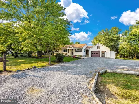 6832 Willis Ln, Frederick, MD 21702 photo 3