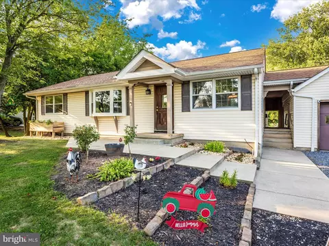 6832 Willis Ln, Frederick, MD 21702 photo 2