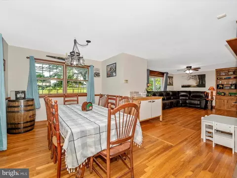 6832 Willis Ln, Frederick, MD 21702 photo 11