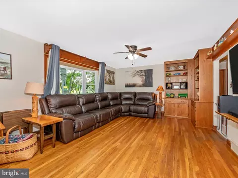 6832 Willis Ln, Frederick, MD 21702 photo 7