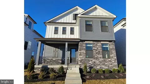 716 Bond St, Frederick, MD 21701