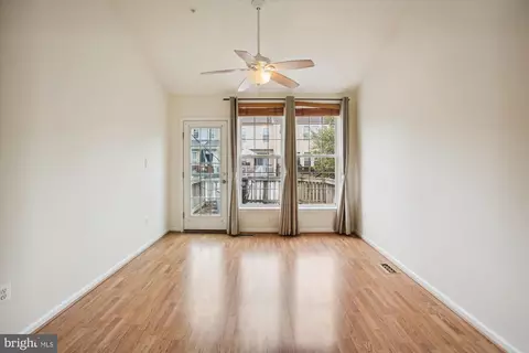 Living - 5504 Westcott Cir, Frederick, MD 21703 photo 4 of 8