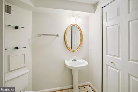 Bath - 5504 Westcott Cir, Frederick, MD 21703 photo 2 of 2