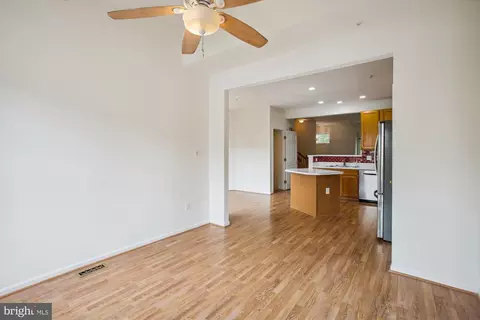 Living - 5504 Westcott Cir, Frederick, MD 21703 photo 6 of 8
