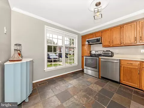 8031 Waterview Ct, Frederick, MD 21701 photo 4